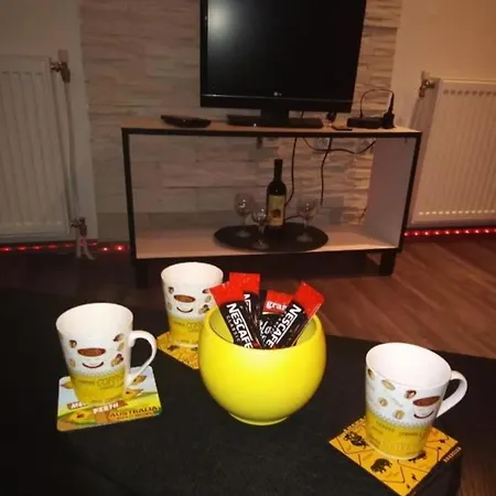 Happy House Apartment *