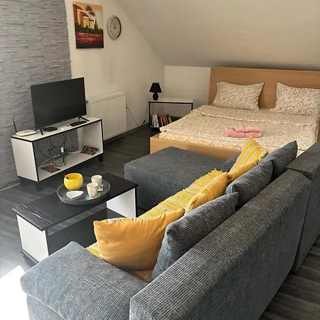 Happy House Apartmán *